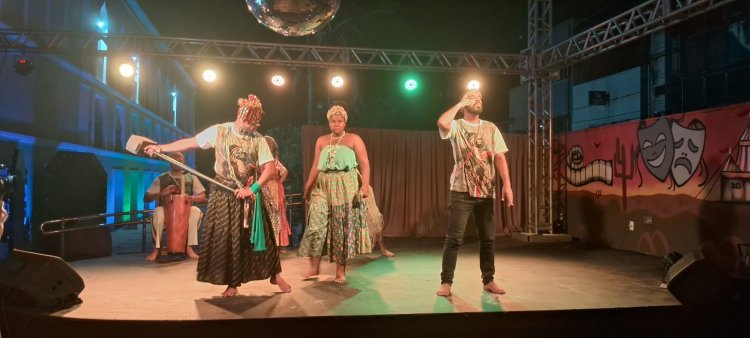 "Tambores da Liberdade", do Grupo de Teatro da UESPI venceu em terceiro lugar no Festival de Performances do Theatro 4 de Setembro 