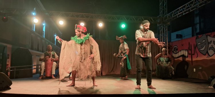 "Tambores da Liberdade", do Grupo de Teatro da UESPI venceu em terceiro lugar no Festival de Performances do Theatro 4 de Setembro 