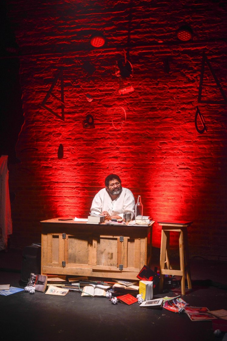 O QUE TE ESCREVO É PURO CORPO INTEIRO, DA TRUÁ CIA DE ESPETÁCULOS,  REPRESENTA O PIAUÍ NO 30º FESTIVAL NORDESTINO DE TEATRO DE GUARAMIRANGA - CE