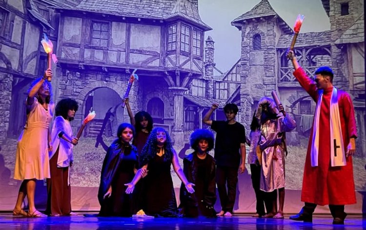 Teatro e reflexão social marcam abertura do encerramento do semestre das Oficinas Artísticas do Teatro João Paulo II